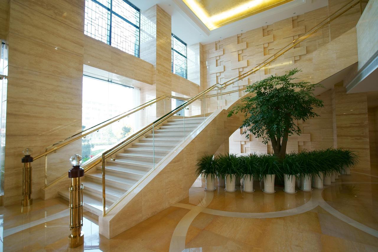 Weihai Long Yue International Hotel Екстериор снимка